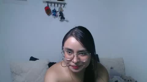 Snapshot of zoeeeth__ chatting on May 9, 3:23 am Zoe online show from May 9, 3:23 am