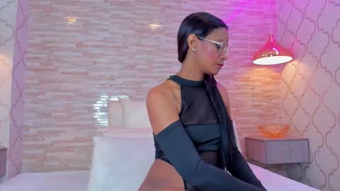 Snapshot of zoeesmitth chatting on December 18, 11:49 am ZoeeSmitth online show from December 18, 11:49 am