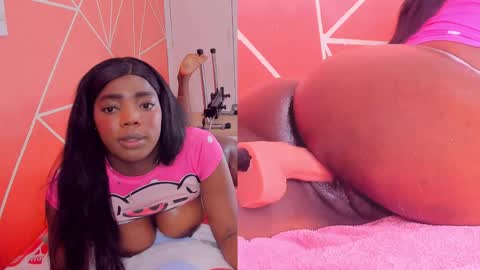 Snapshot of zoeethompson_cm chatting on December 30, 10:12 pm online show from December 30, 10:12 pm
