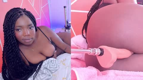 Snapshot of zoeethompson_cm chatting on February 17, 10:14 pm online show from February 17, 10:14 pm