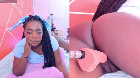 Snapshot of zoeethompson_cm chatting on March 7, 11:07 am online show from March 7, 11:07 am