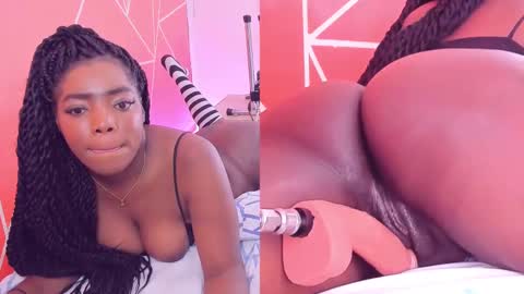 Snapshot of zoeethompson_cm chatting on March 9, 5:28 pm online show from March 9, 5:28 pm
