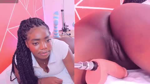 Snapshot of zoeethompson_cm chatting on March 10, 2:16 pm online show from March 10, 2:16 pm