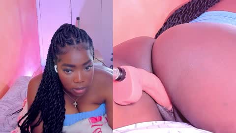 Snapshot of zoeethompson_cm chatting on April 1, 1:41 pm online show from April 1, 1:41 pm