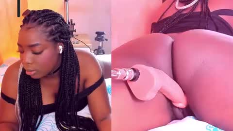 Snapshot of zoeethompson_cm chatting on July 23, 11:08 am online show from July 23, 11:08 am