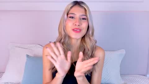 Snapshot of zoehangel chatting on September 30, 11:26 am Zoe online show from September 30, 11:26 am