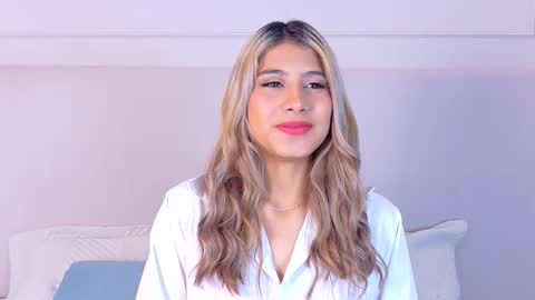 Snapshot of zoehangel chatting on October 3, 11:18 am Zoe online show from October 3, 11:18 am