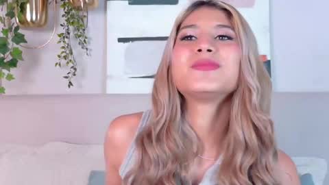 Snapshot of zoehangel chatting on October 5, 12:58 pm Zoe online show from October 5, 12:58 pm