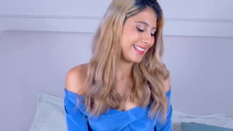 Snapshot of zoehangel chatting on October 11, 11:20 am Zoe online show from October 11, 11:20 am