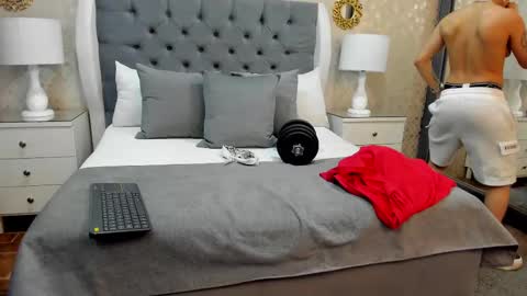 Zoe Krug online show from September 23, 11:46 am