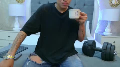 Zoe Krug online show from November 14, 12:15 pm