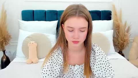 Zoe online show from November 26, 1:23 pm