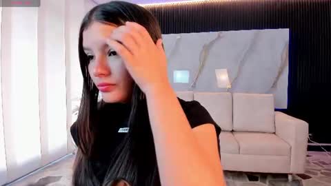 Snapshot of zoelinss_ chatting on June 9, 3:12 pm Zoelinss online show from June 9, 3:12 pm