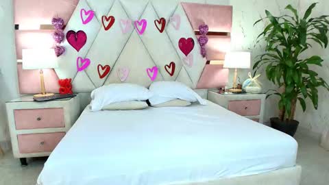 Snapshot of zoelucas chatting on September 22, 7:05 pm zoelucas online show from September 22, 7:05 pm