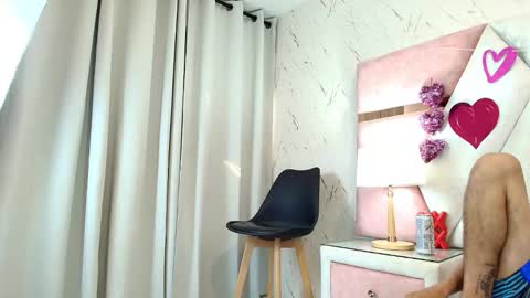 Snapshot of zoelucas chatting on September 29, 7:19 pm zoelucas online show from September 29, 7:19 pm