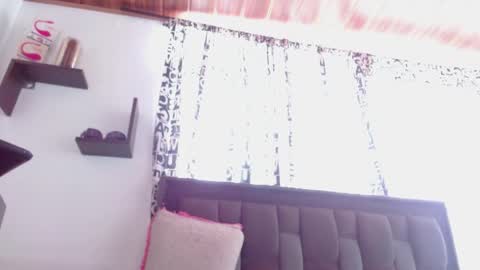 zoemi online show from June 3, 6:24 pm