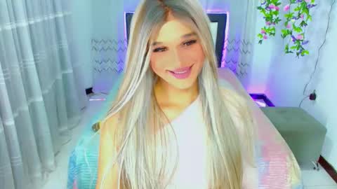 zoeschmmit online show from May 25, 11:11 pm