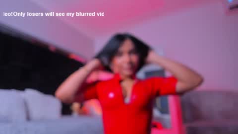 zoevidal_ online show from February 1, 5:58 pm