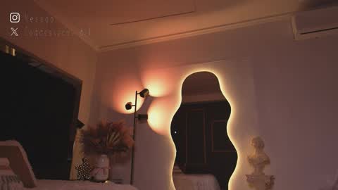 zoevidal_ online show from March 4, 12:11 pm