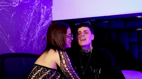 Snapshot of zoewestt chatting on December 3, 5:15 am Zoe online show from December 3, 5:15 am