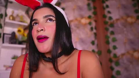 Snapshot of zoey_fox_ chatting on April 4, 2:10 am zoey fox online show from April 4, 2:10 am