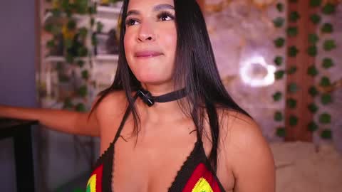 Snapshot of zoey_fox_ chatting on April 12, 2:05 am zoey fox online show from April 12, 2:05 am