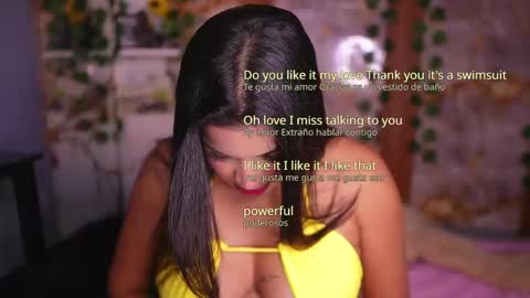 Snapshot of zoey_fox_ chatting on April 22, 1:30 am zoey fox online show from April 22, 1:30 am