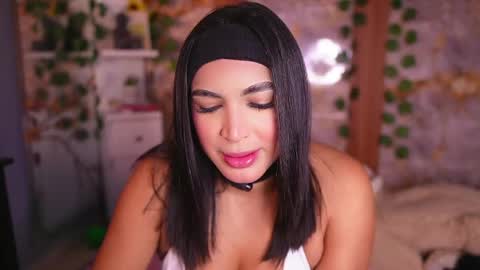 Snapshot of zoey_fox_ chatting on April 23, 12:23 am zoey fox online show from April 23, 12:23 am