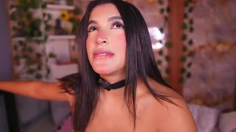 Snapshot of zoey_fox_ chatting on May 5, 12:07 am zoey fox online show from May 5, 12:07 am