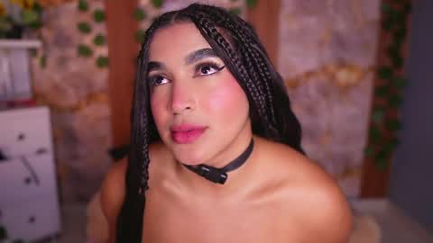Snapshot of zoey_fox_ chatting on June 5, 2:18 am zoey fox online show from June 5, 2:18 am