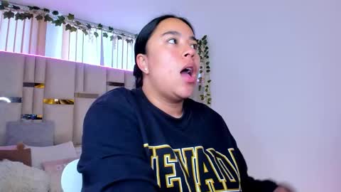 zoey thommpson online show from February 25, 9:13 pm