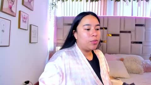 zoey thommpson online show from March 3, 8:26 pm