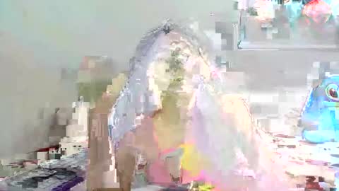 Snapshot of zoeycoliens chatting on December 17, 7:20 pm ZoeyColiens online show from December 17, 7:20 pm