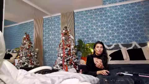 Zoey online show from December 15, 6:45 pm