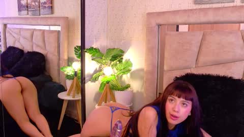 Snapshot of zoeylennox_ chatting on November 27, 12:24 am Zoey online show from November 27, 12:24 am