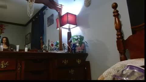 Snapshot of zoeyportland chatting on March 8, 12:30 am Zoey Portland online show from March 8, 12:30 am