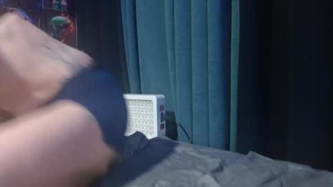 Snapshot of zoeyportland chatting on April 12, 8:41 am Zoey Portland online show from April 12, 8:41 am