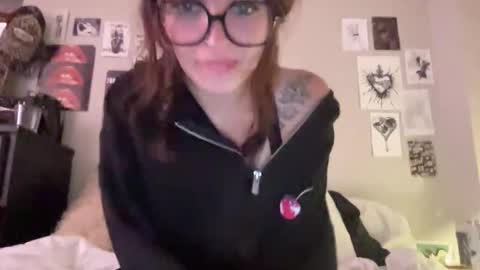 zoeyyb666 online show from April 29, 7:45 am