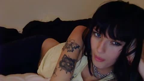 zoeyyb666 online show from August 1, 9:30 am