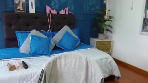 CALL ME    Z O H E T  online show from March 20, 2:11 pm