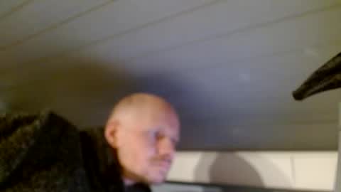 Snapshot of zolexthomas chatting on December 12, 6:10 pm zolexthomas online show from December 12, 6:10 pm