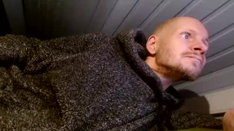 Snapshot of zolexthomas chatting on December 18, 3:55 pm zolexthomas online show from December 18, 3:55 pm