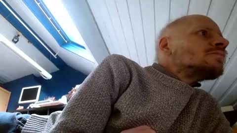 Snapshot of zolexthomas chatting on December 26, 12:59 pm zolexthomas online show from December 26, 12:59 pm