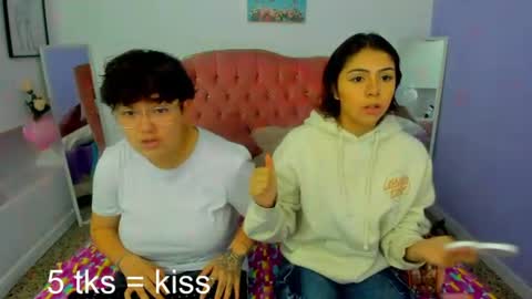 Snapshot of zooble_28 chatting on June 9, 12:39 pm Nick And Mia online show from June 9, 12:39 pm