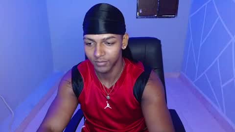 Snapshot of zoriel_derox chatting on April 8, 1:11 pm Zoriel online show from April 8, 1:11 pm