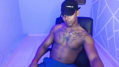 Snapshot of zoriel_derox chatting on April 9, 6:02 pm Zoriel online show from April 9, 6:02 pm