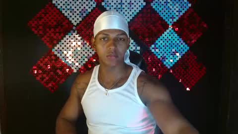 Snapshot of zoriel_derox chatting on April 30, 12:11 pm Zoriel online show from April 30, 12:11 pm