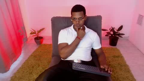 Snapshot of zoriel_derox chatting on May 24, 6:13 pm Zoriel online show from May 24, 6:13 pm