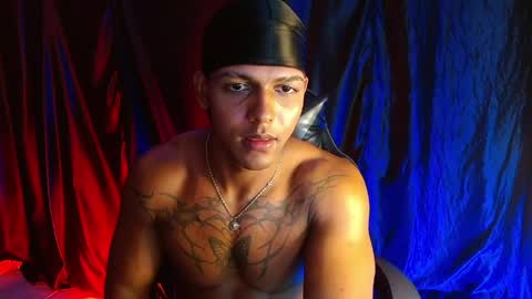 Snapshot of zoriel_derox chatting on June 8, 1:28 am Zoriel online show from June 8, 1:28 am