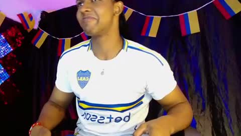 Snapshot of zoriel_derox chatting on June 13, 6:50 pm Zoriel online show from June 13, 6:50 pm